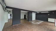 Pronájem obchodních prostor 398 m2, Showroom 222m2